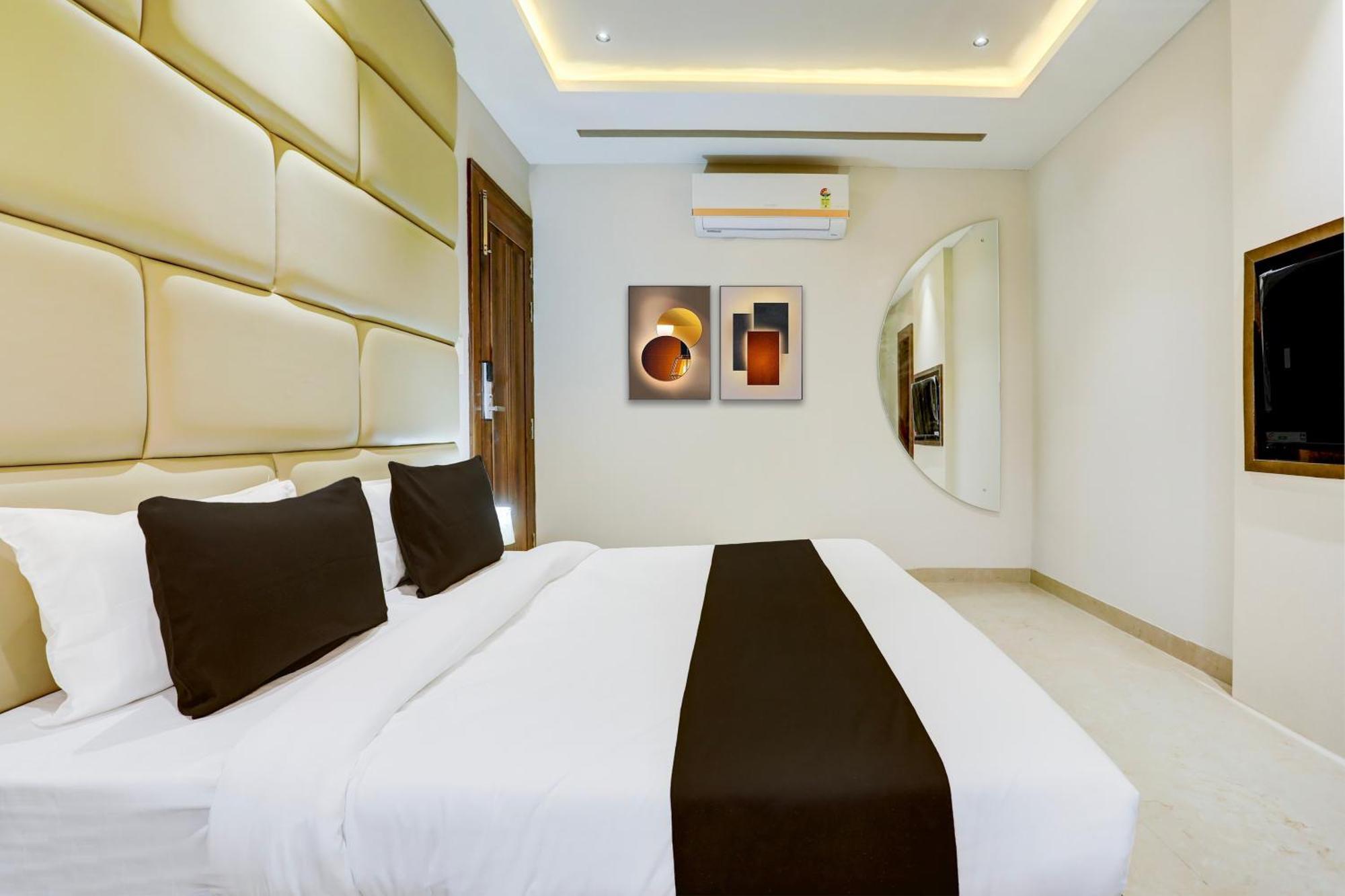 Hotel Super Collection O Belgacihia Near Kolkata Railway Station à Gwalior Extérieur photo