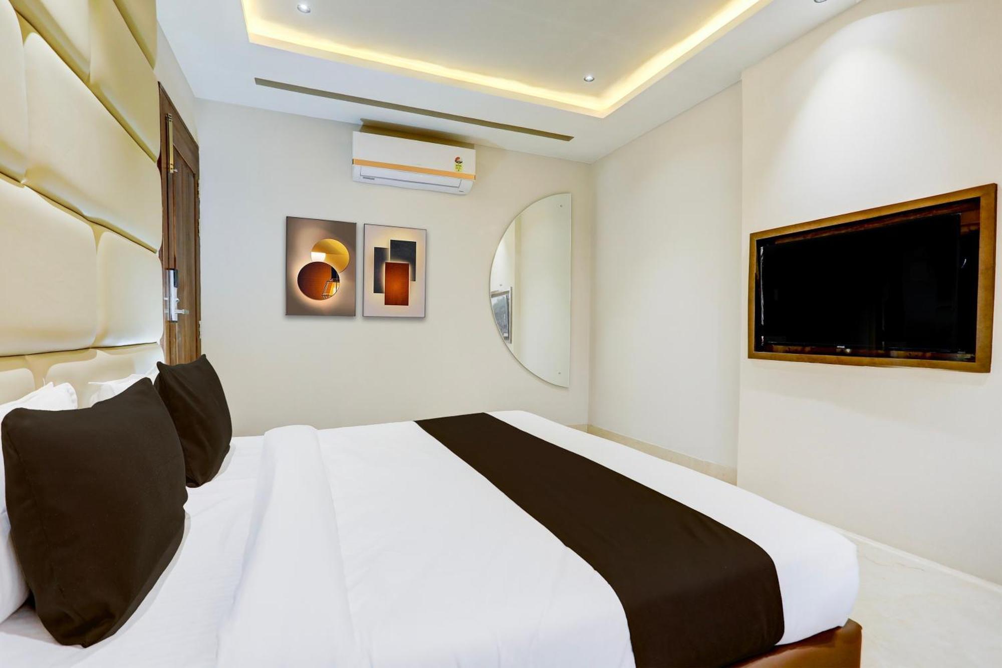 Hotel Super Collection O Belgacihia Near Kolkata Railway Station à Gwalior Extérieur photo