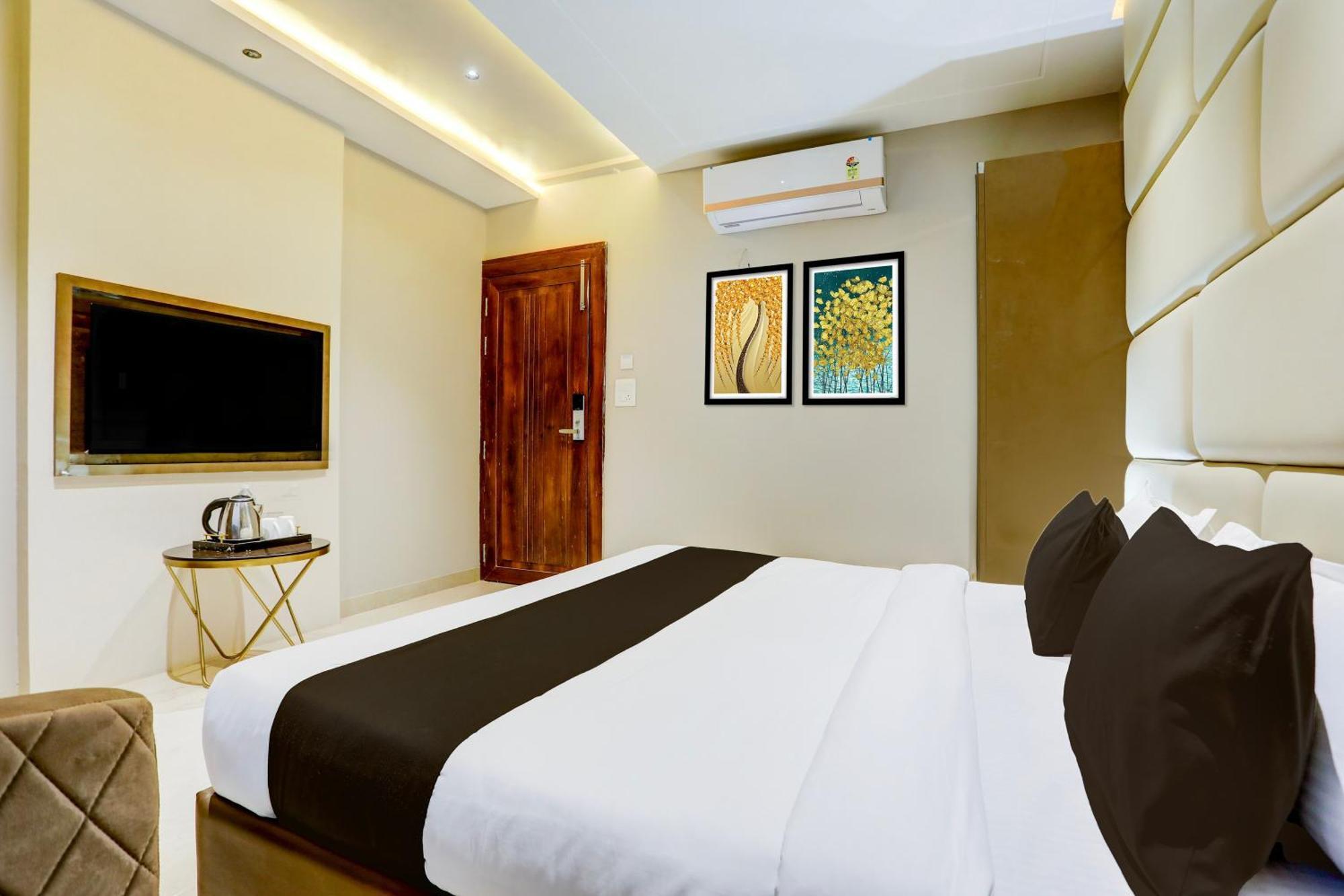 Hotel Super Collection O Belgacihia Near Kolkata Railway Station à Gwalior Extérieur photo