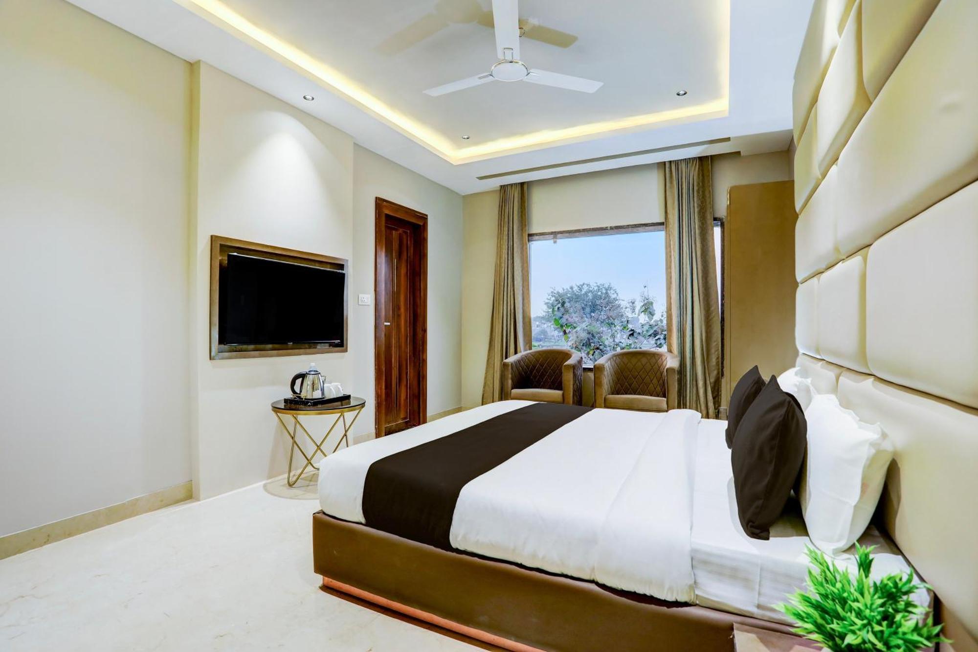 Hotel Super Collection O Belgacihia Near Kolkata Railway Station à Gwalior Extérieur photo