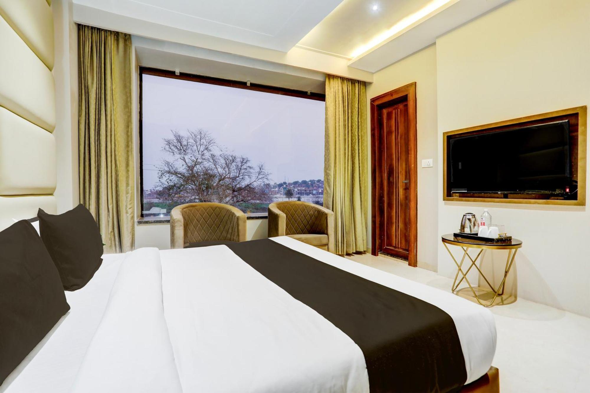 Hotel Super Collection O Belgacihia Near Kolkata Railway Station à Gwalior Extérieur photo