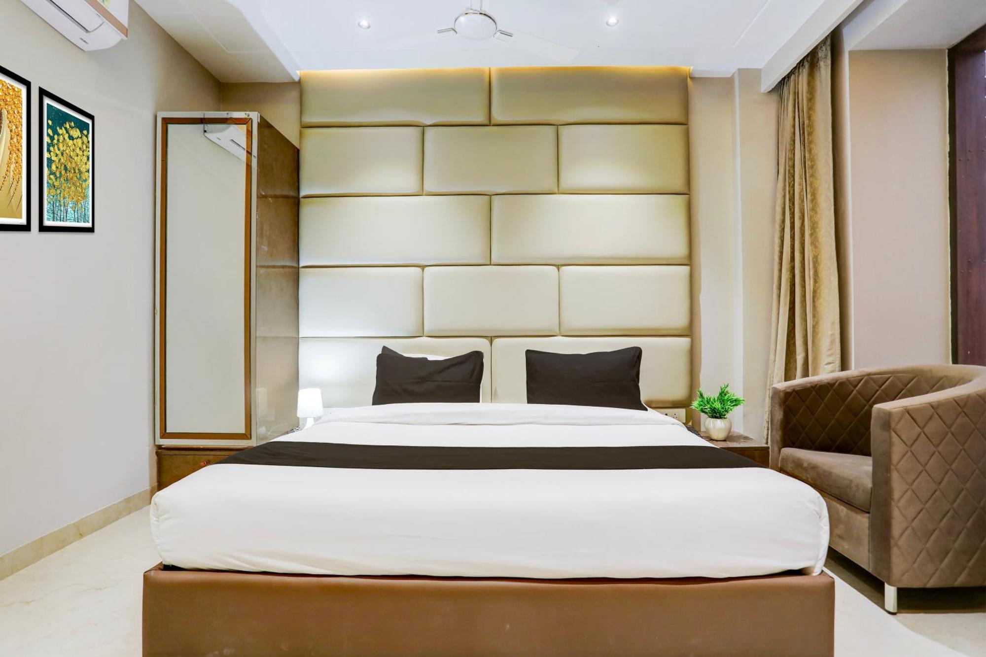 Hotel Super Collection O Belgacihia Near Kolkata Railway Station à Gwalior Extérieur photo
