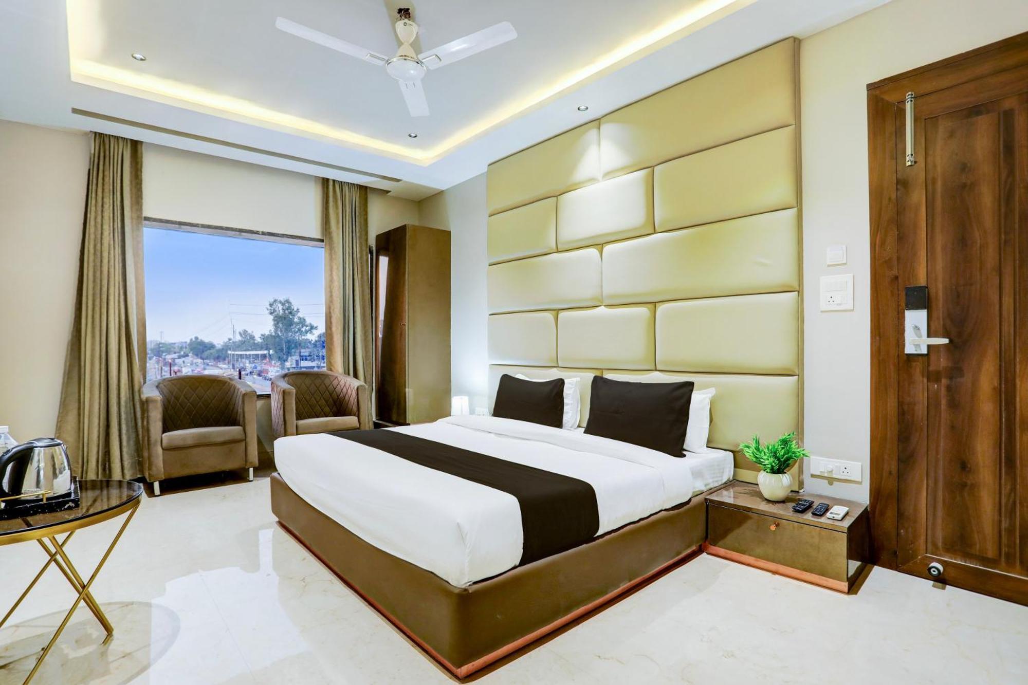 Hotel Super Collection O Belgacihia Near Kolkata Railway Station à Gwalior Extérieur photo